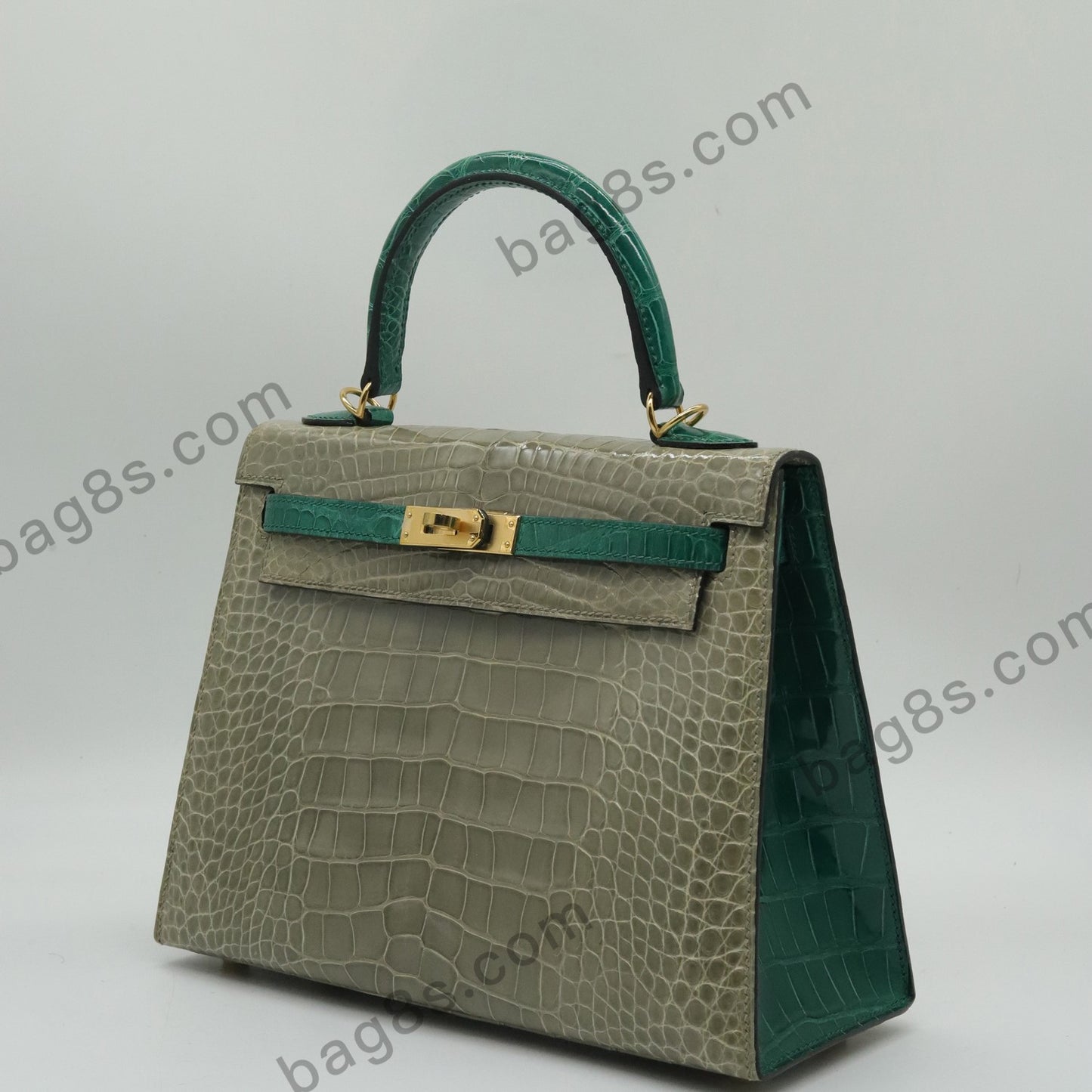 Glossy American Alligator Kelly 25 Turtledove Grey with Emerald Green and Gold Buckle